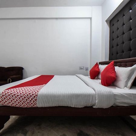 Oyo 29792 Piyush Hajipur Hotel Kültér fotó