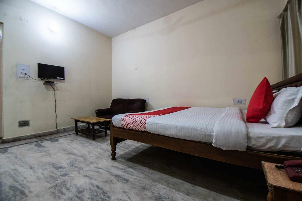 Oyo 29792 Piyush Hajipur Hotel Kültér fotó