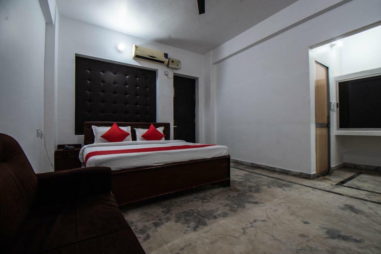 Oyo 29792 Piyush Hajipur Hotel Kültér fotó