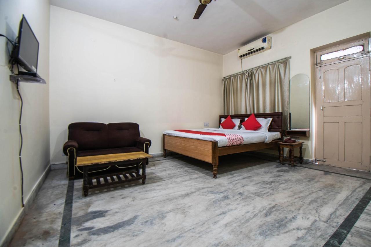 Oyo 29792 Piyush Hajipur Hotel Kültér fotó