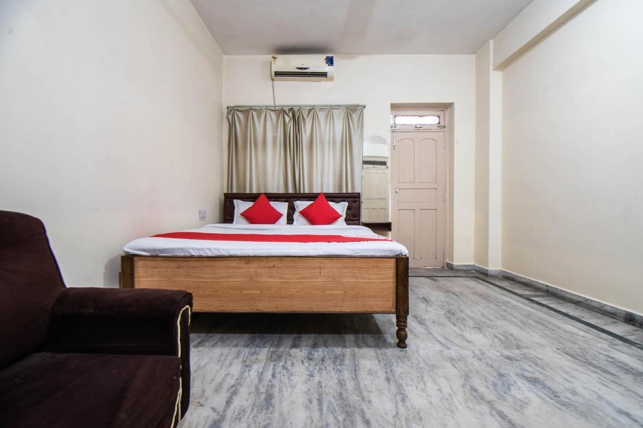 Oyo 29792 Piyush Hajipur Hotel Kültér fotó
