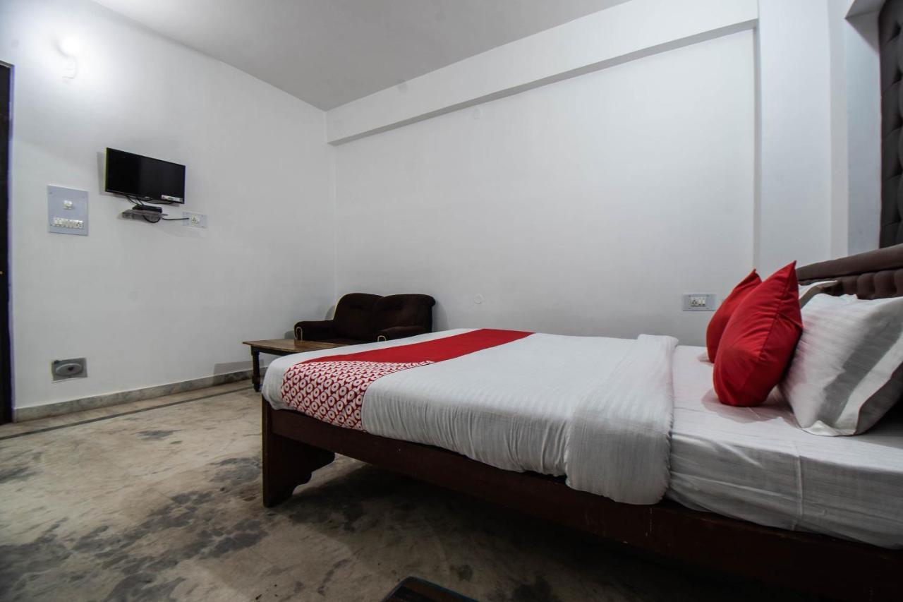 Oyo 29792 Piyush Hajipur Hotel Kültér fotó