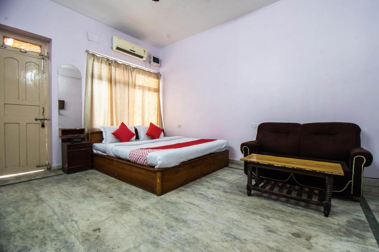 Oyo 29792 Piyush Hajipur Hotel Kültér fotó