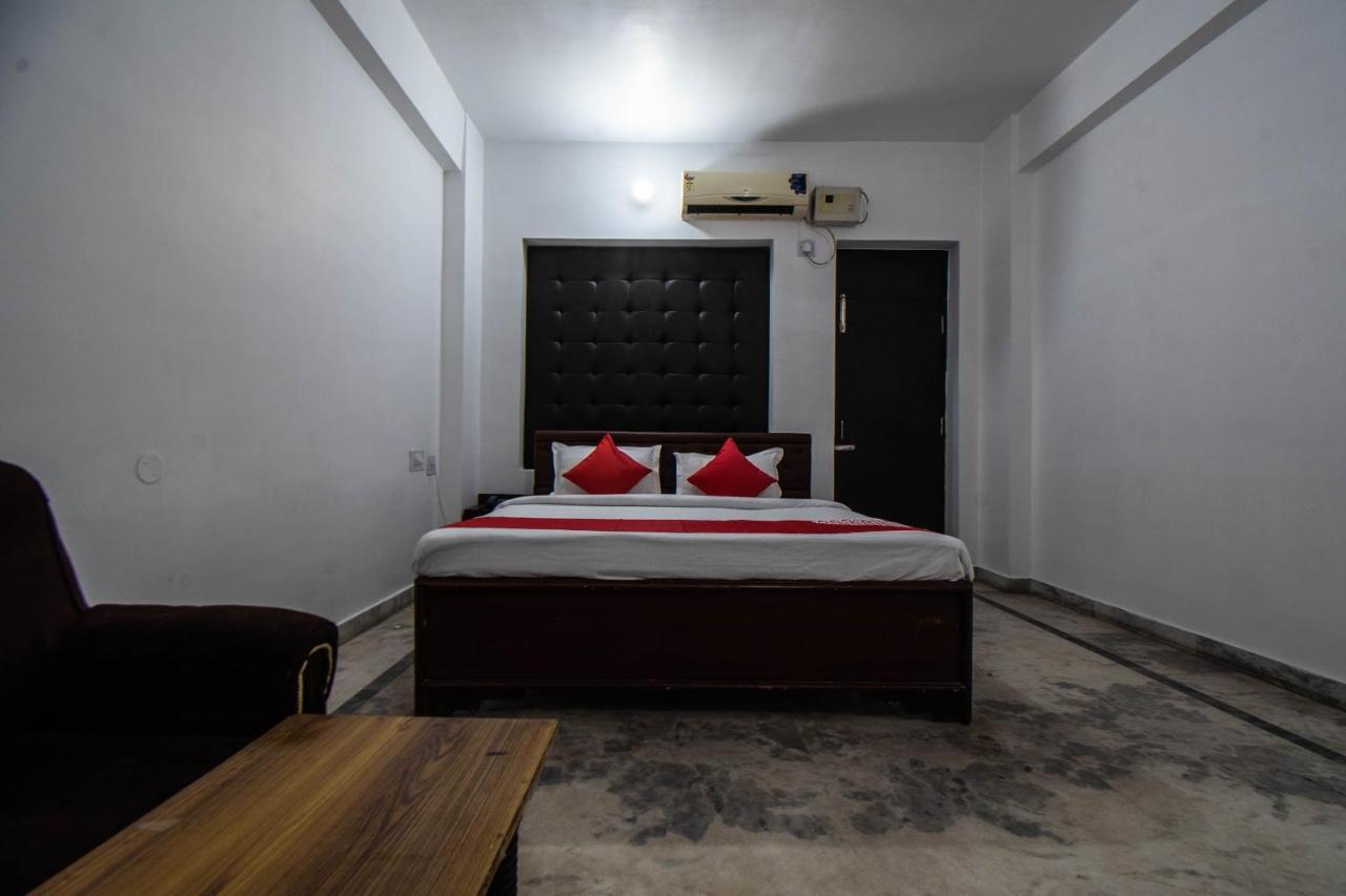 Oyo 29792 Piyush Hajipur Hotel Kültér fotó